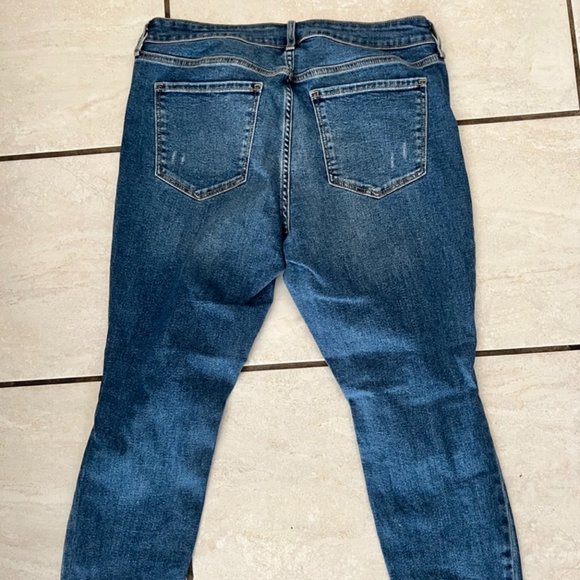 Old Navy Mid rise Rockstar Jeans - Picture 2 of 5